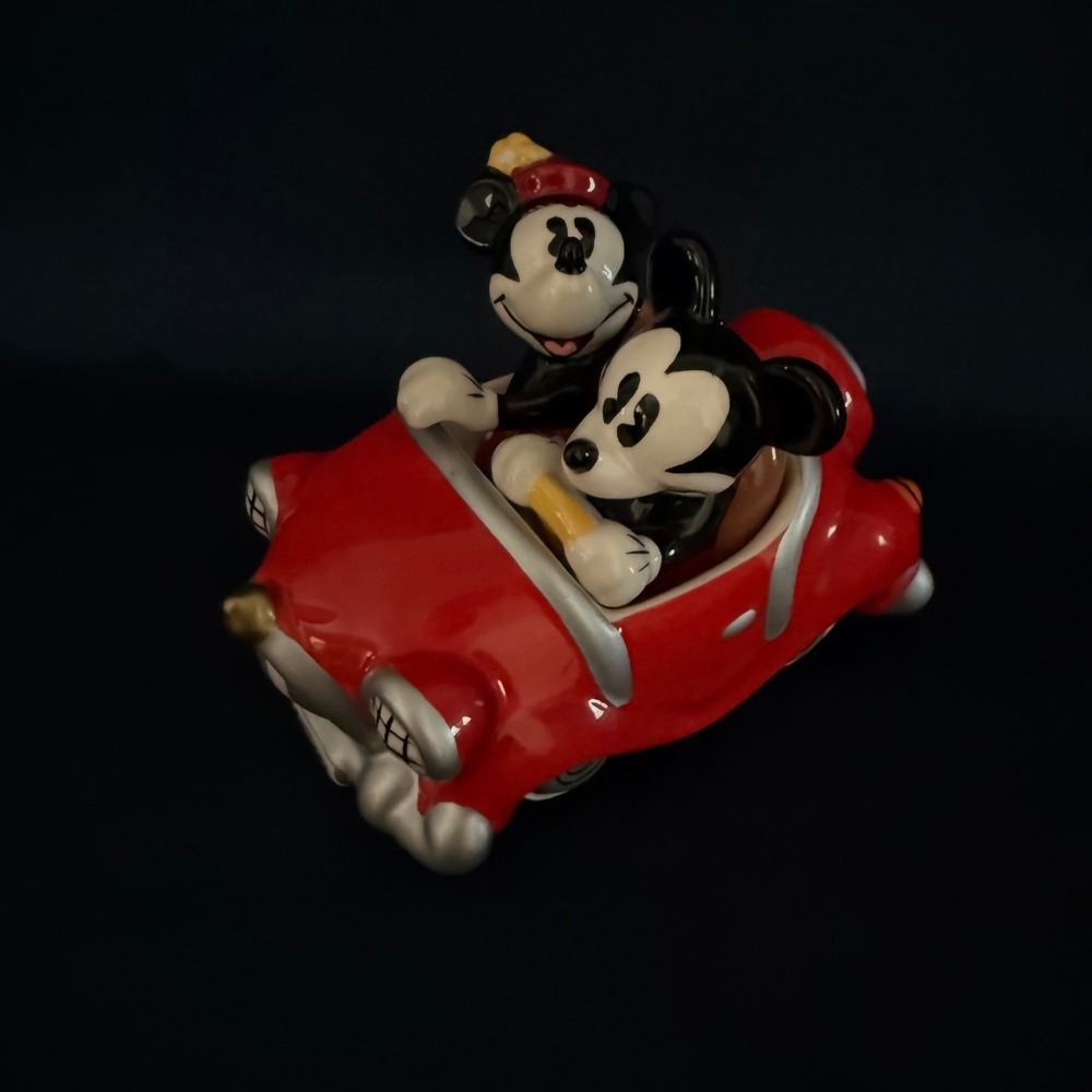 Disney Mickey Minnie Mouse Red Car Salt and Pepper Shaker Set WDW Ceramic